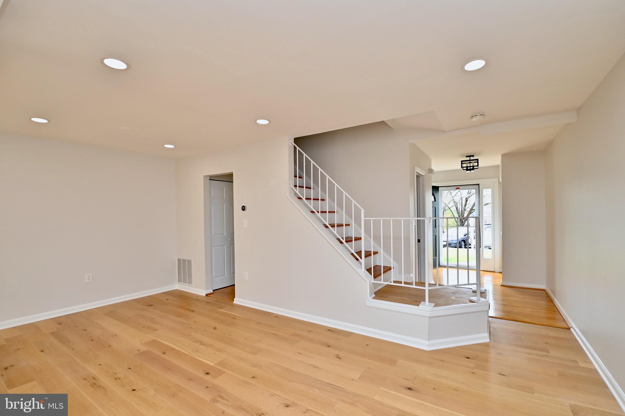 9015 GILTINAN COURT