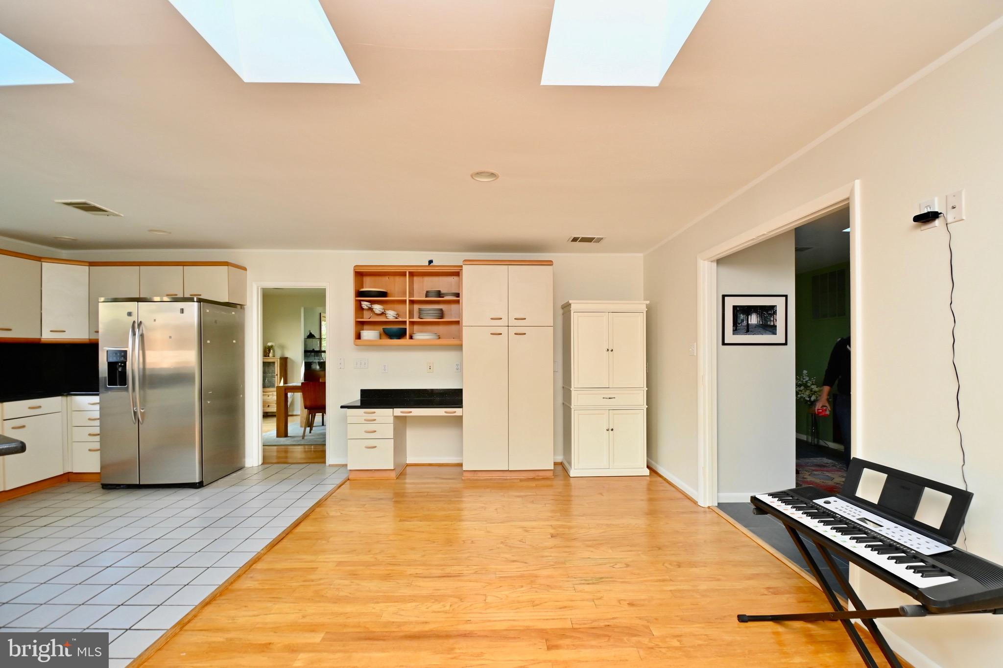 2301 NOVEMBER LANE