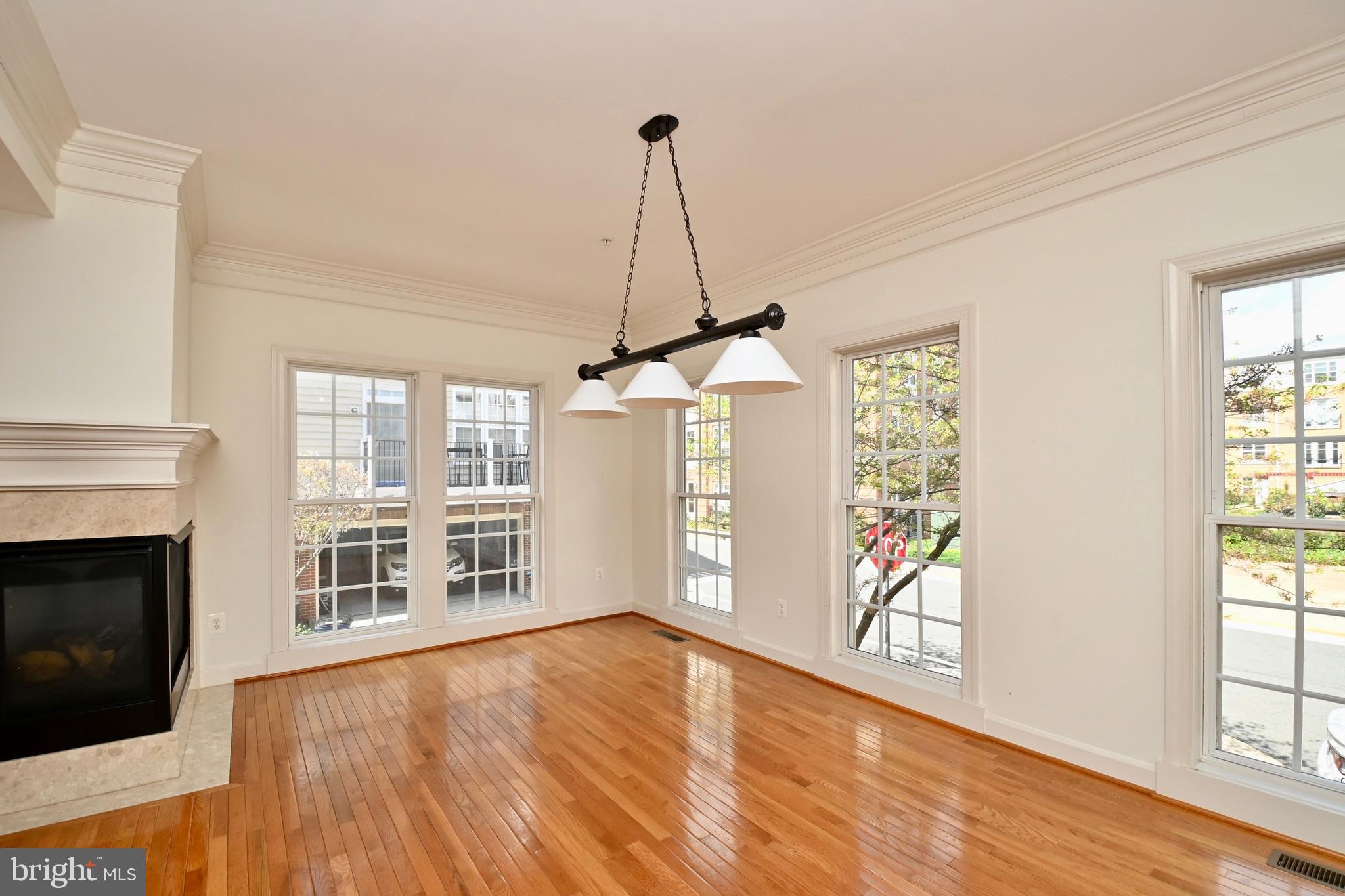7980 VIGNE COURT