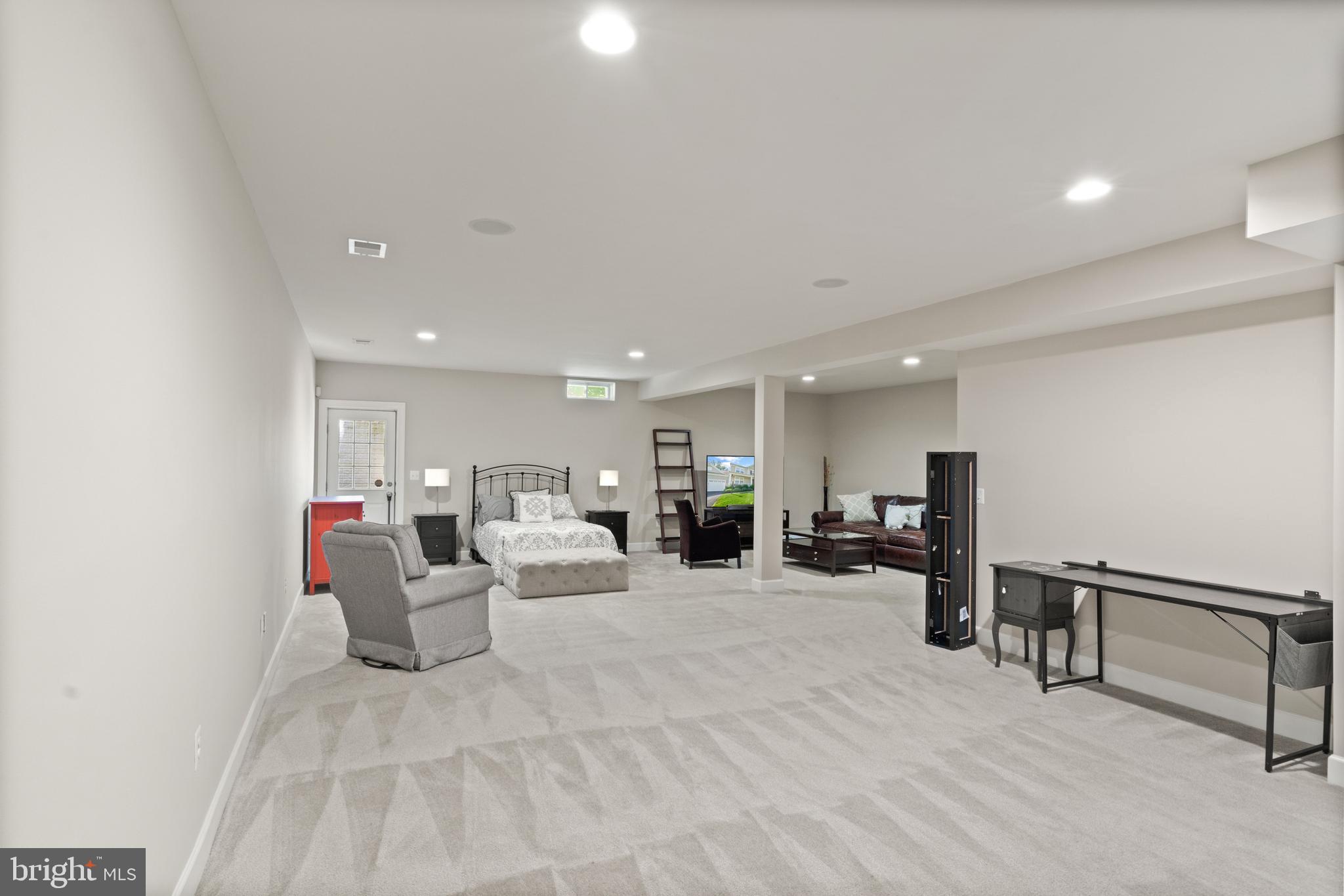 8897 HARGROVE COURT