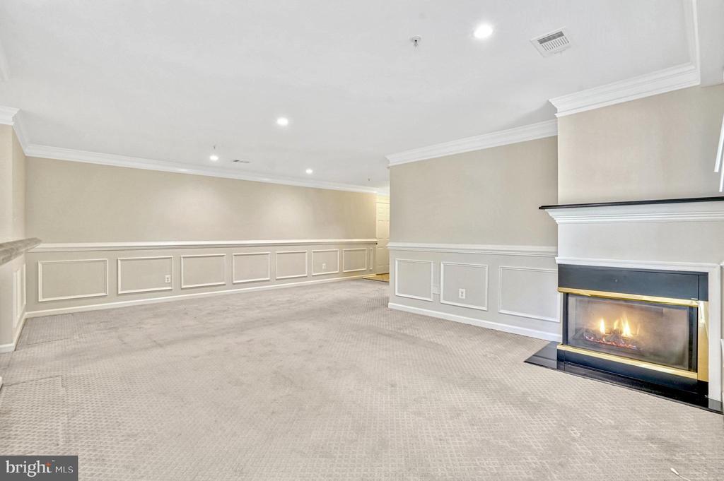7524 SNOWPEA COURT 7