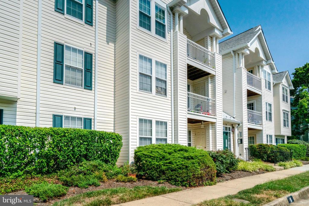 7524 SNOWPEA COURT 7