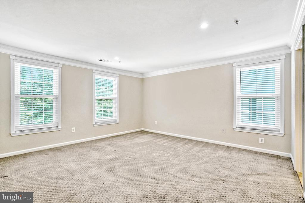 7524 SNOWPEA COURT 7