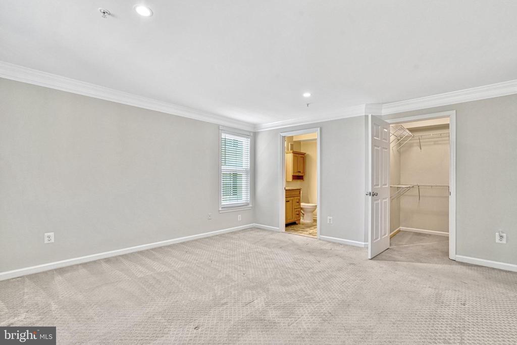 7524 SNOWPEA COURT 7