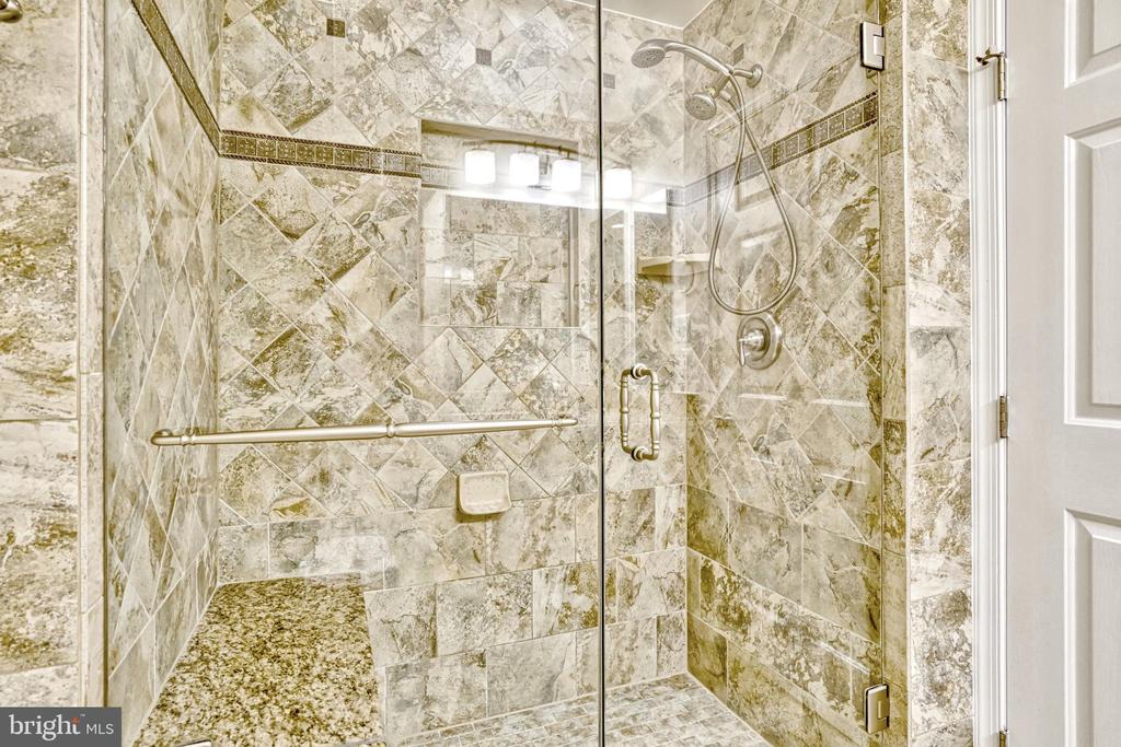 7524 SNOWPEA COURT 7