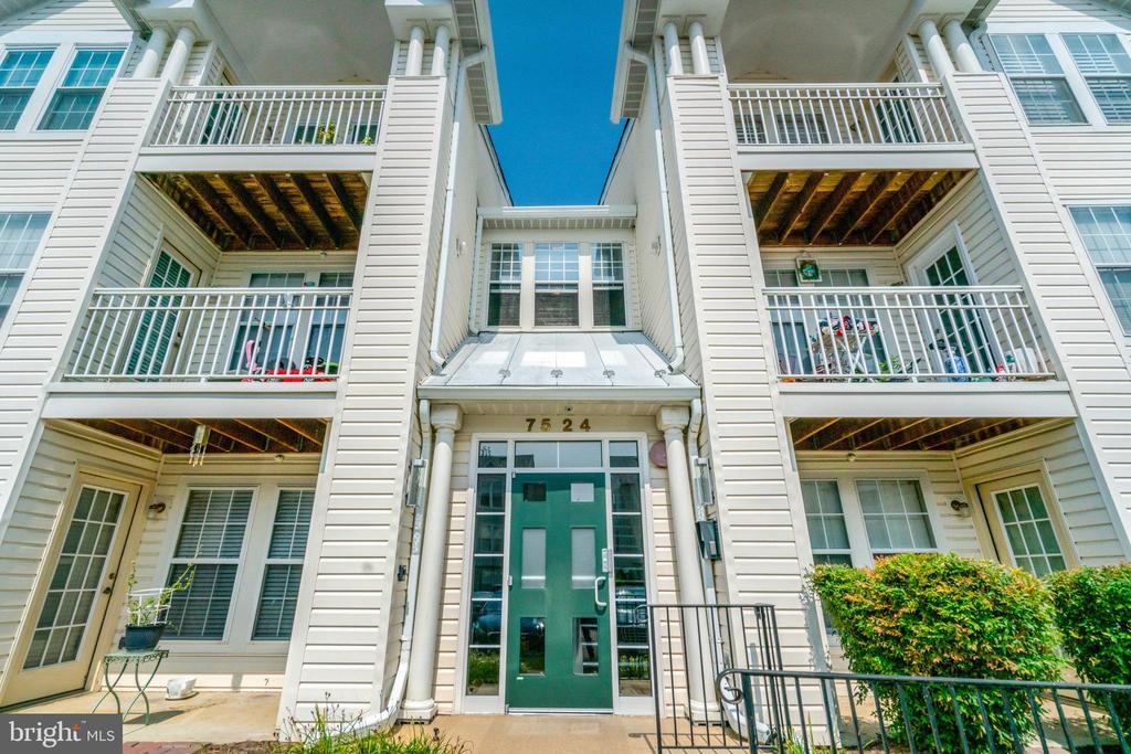 7524 SNOWPEA COURT 7
