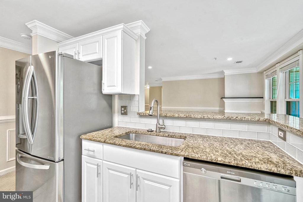 7524 SNOWPEA COURT 7
