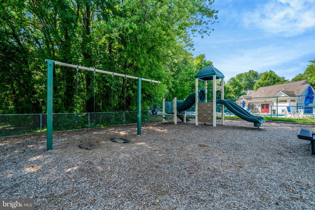 7524 SNOWPEA COURT 7