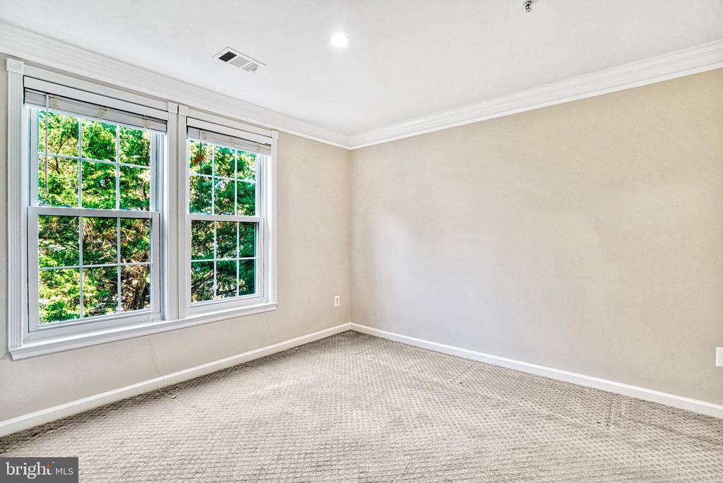 7524 SNOWPEA COURT 7