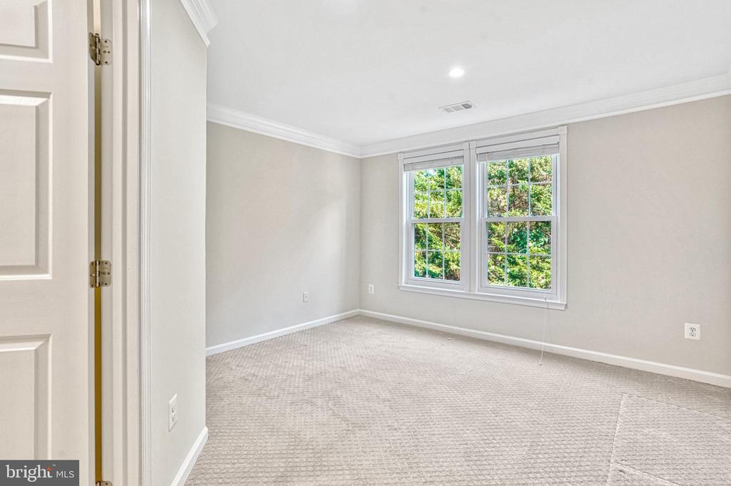 7524 SNOWPEA COURT 7