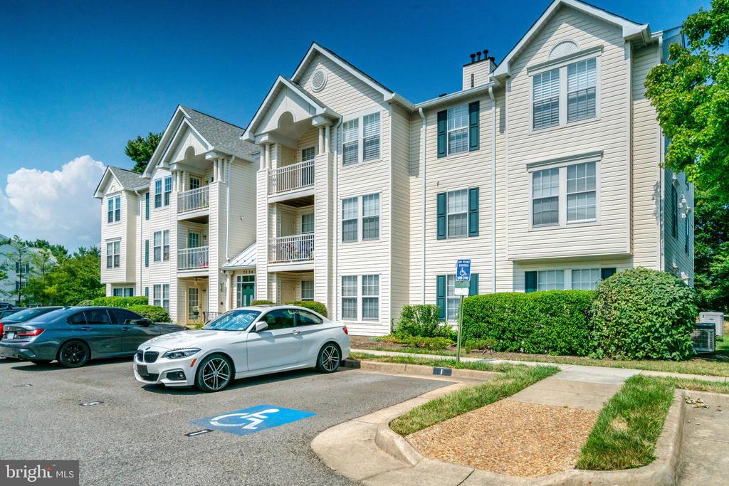 7524 SNOWPEA COURT 7