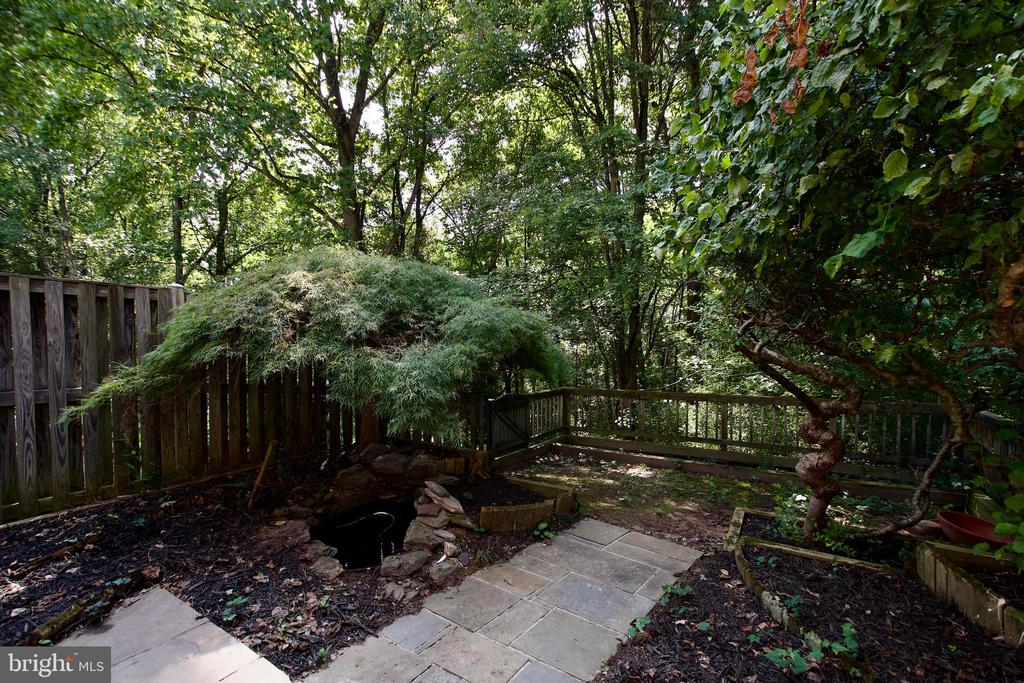 5735 MASON BLUFF DRIVE