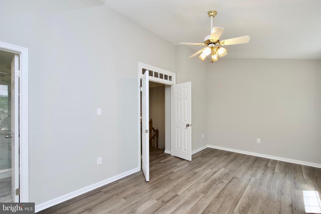 5735 MASON BLUFF DRIVE