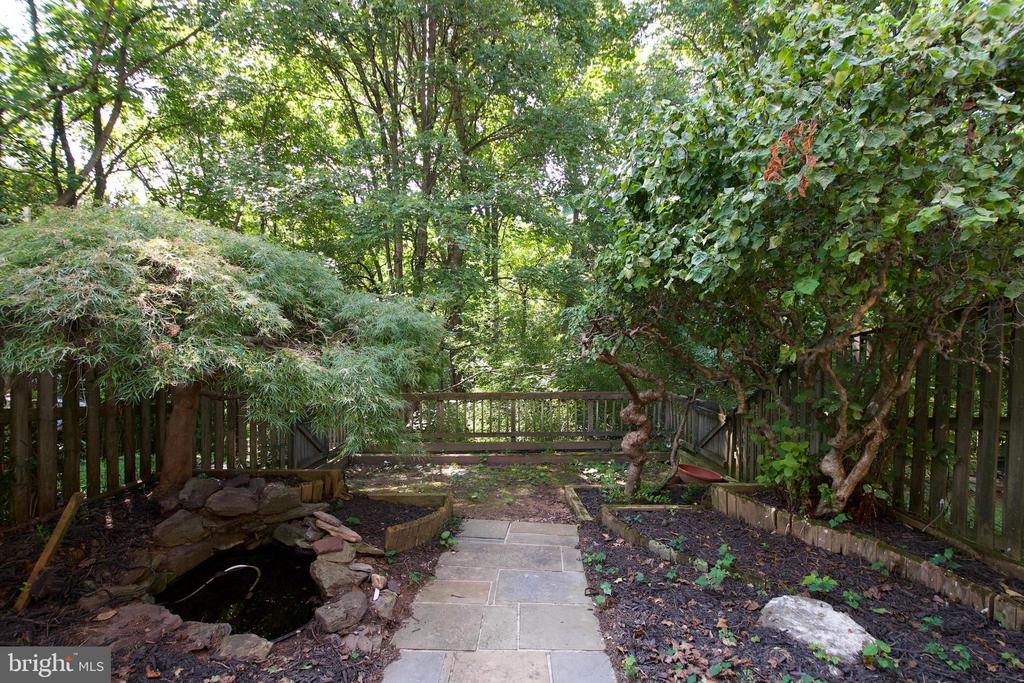 5735 MASON BLUFF DRIVE