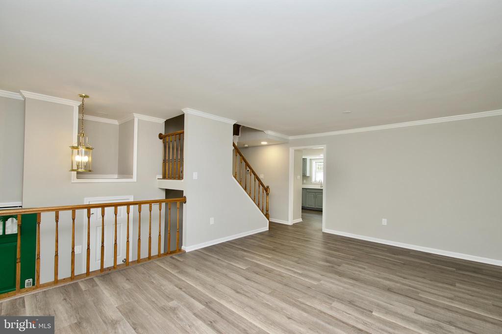 5735 MASON BLUFF DRIVE