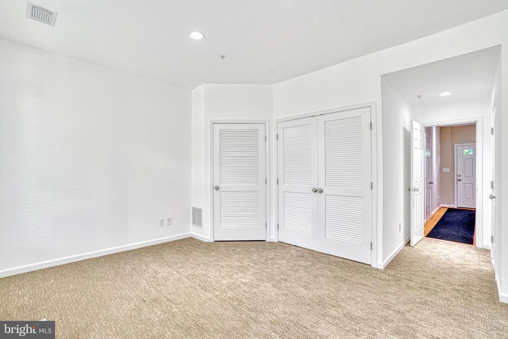 3559 ELLERY CIRCLE