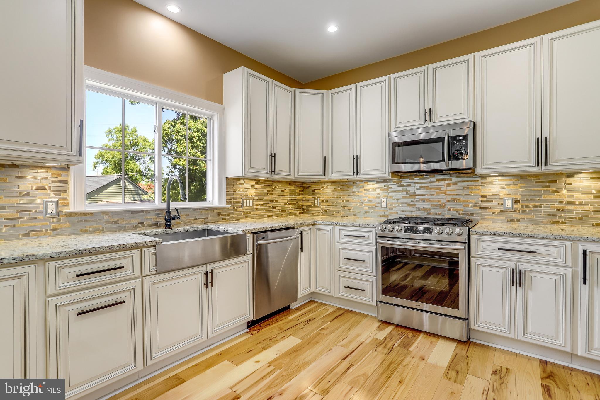 5608 S QUAKER LANE