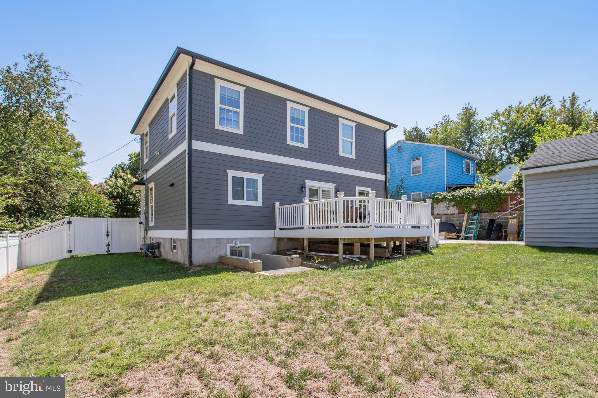 5608 S QUAKER LANE