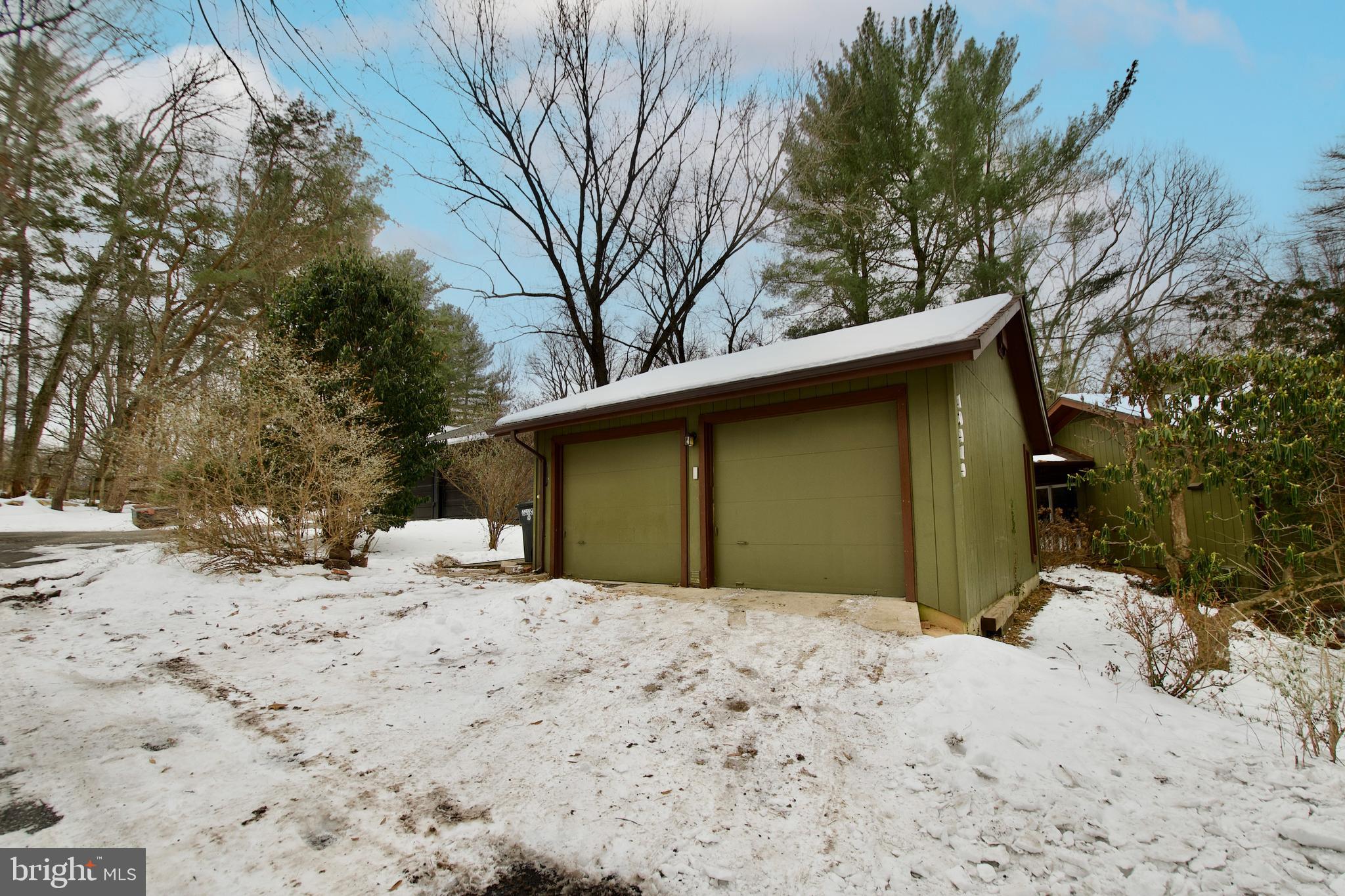 10919 HOWLAND DRIVE