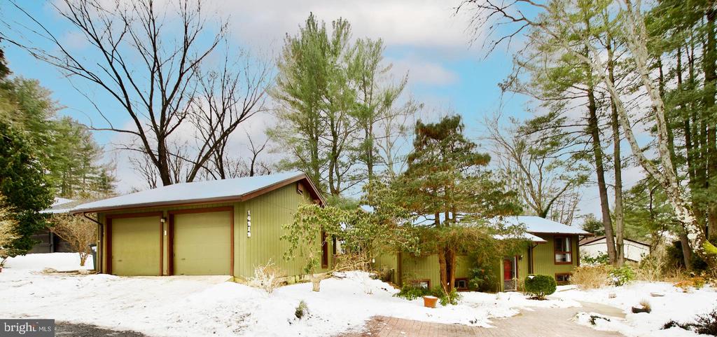 10919 HOWLAND DRIVE