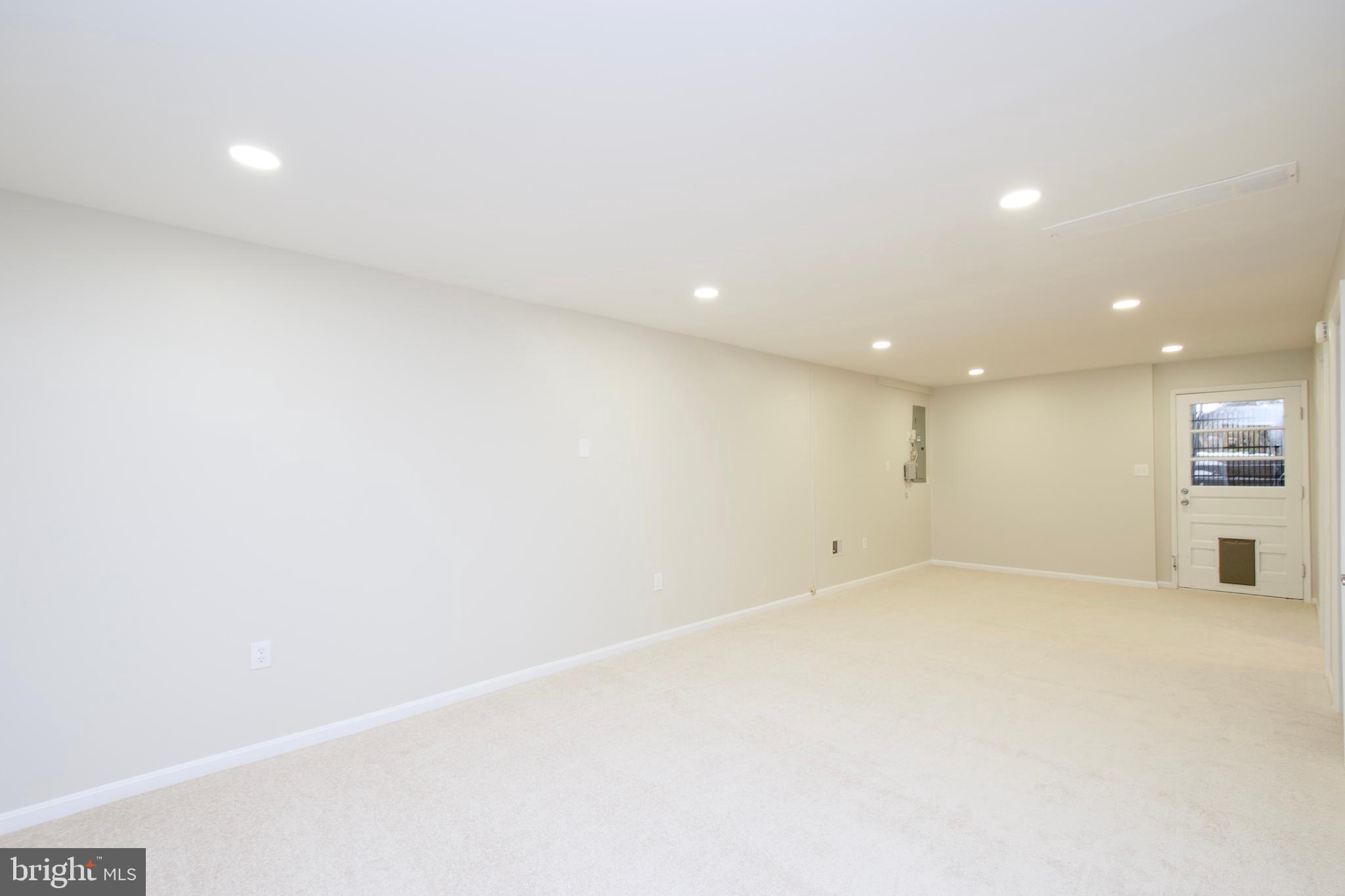 10919 HOWLAND DRIVE