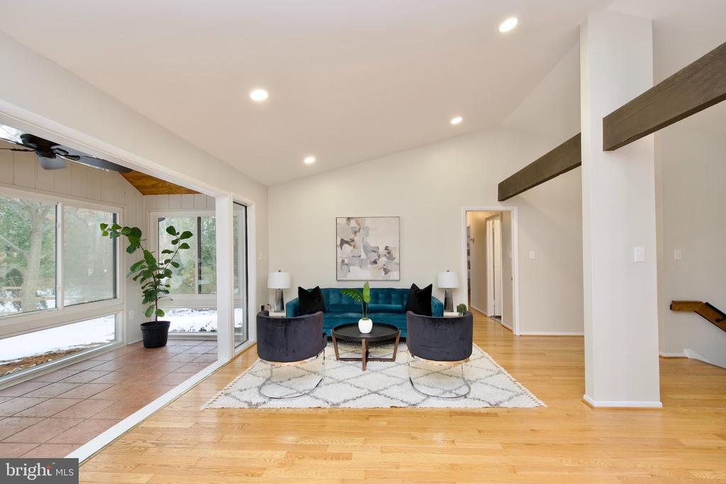 10919 HOWLAND DRIVE