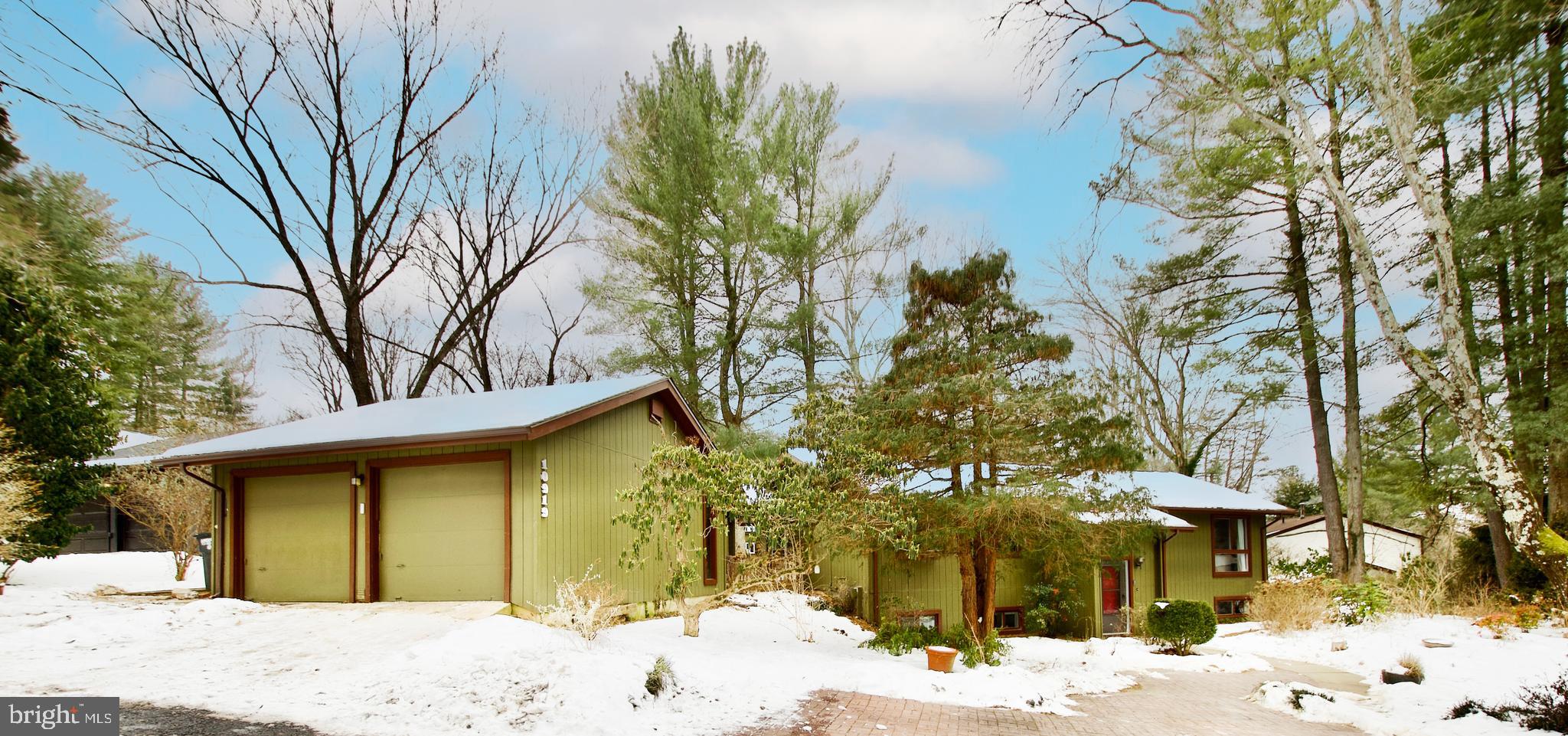 10919 HOWLAND DRIVE