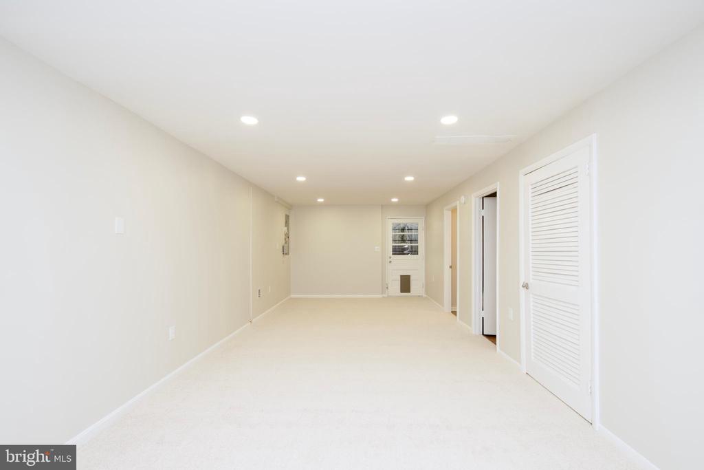 10919 HOWLAND DRIVE