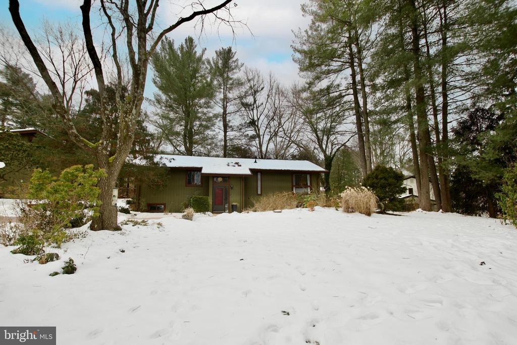 10919 HOWLAND DRIVE
