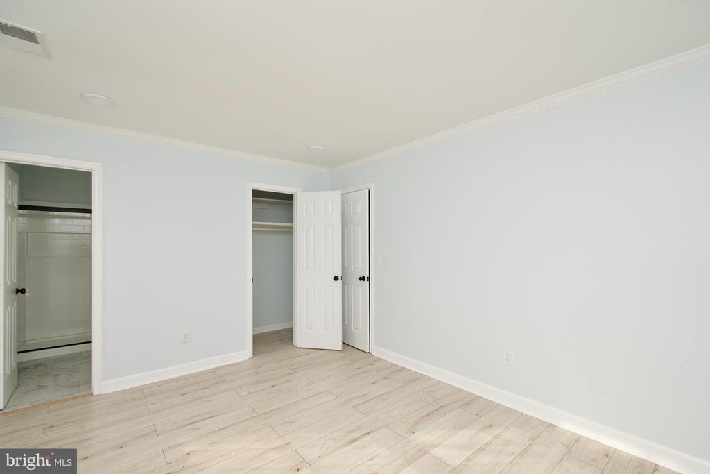 13501 APPLE BARREL COURT