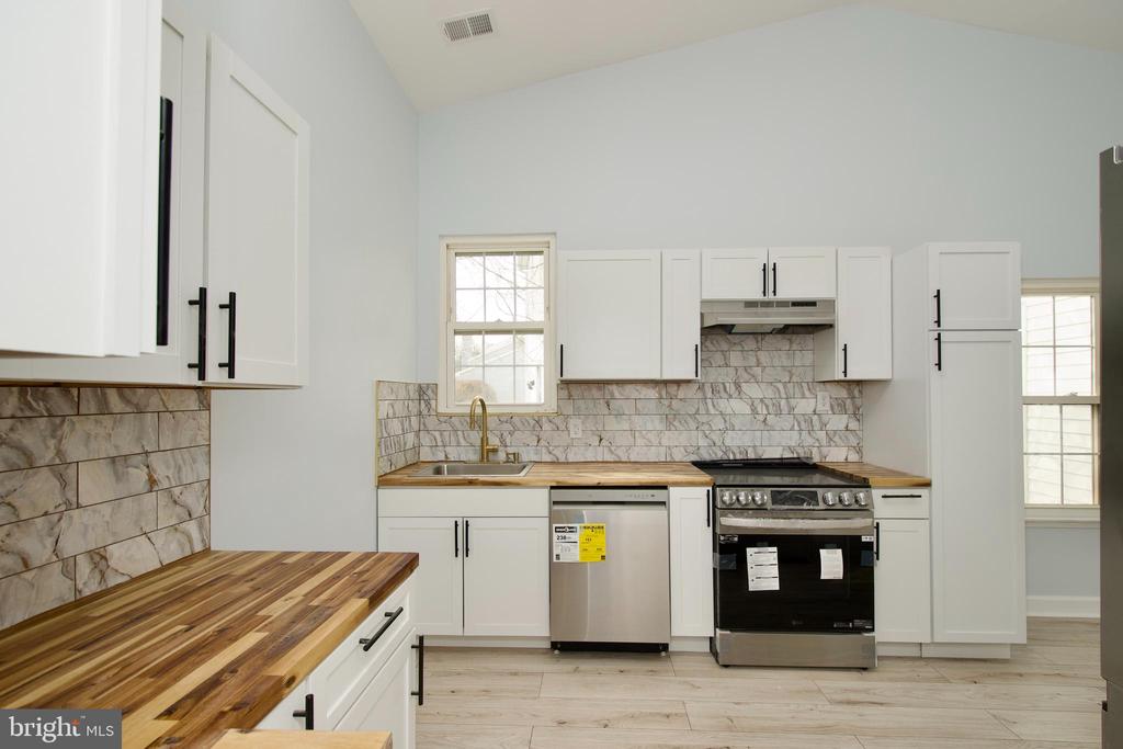 13501 APPLE BARREL COURT