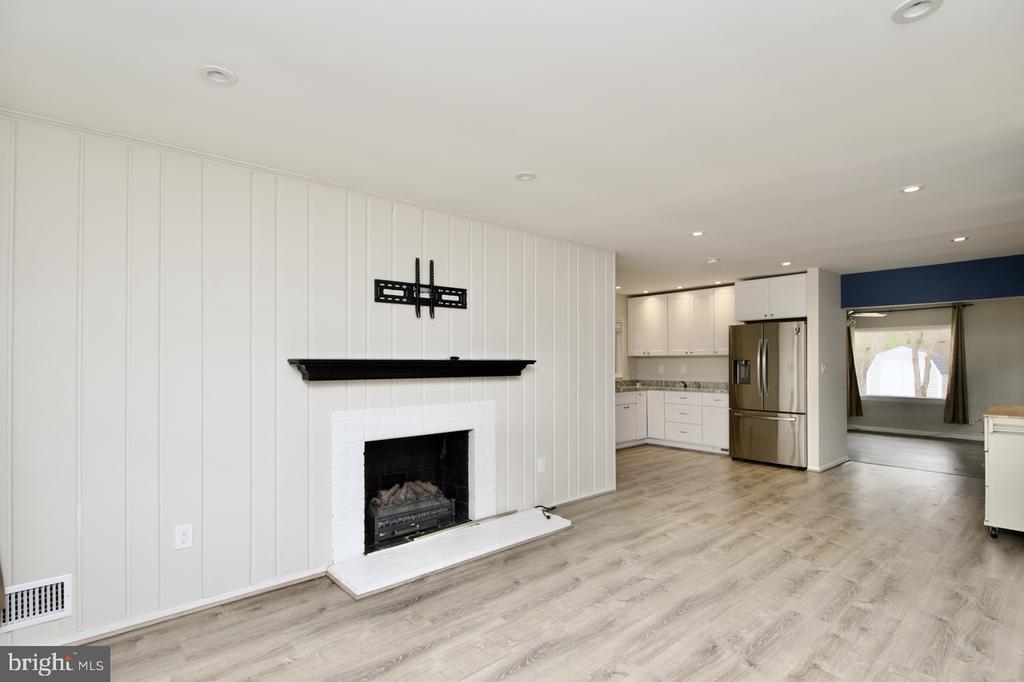 7123 LEESVILLE BOULEVARD