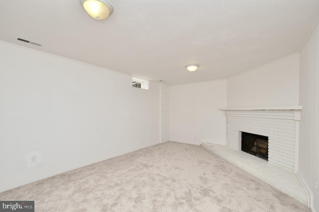 8603 BURLING WOOD DRIVE