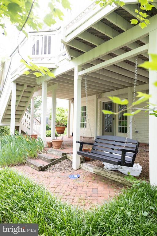 8621 JAMES CREEK DRIVE