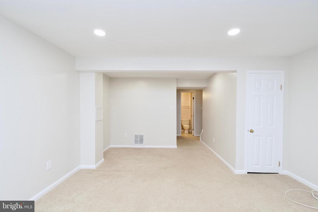11900 FIELDTHORN COURT