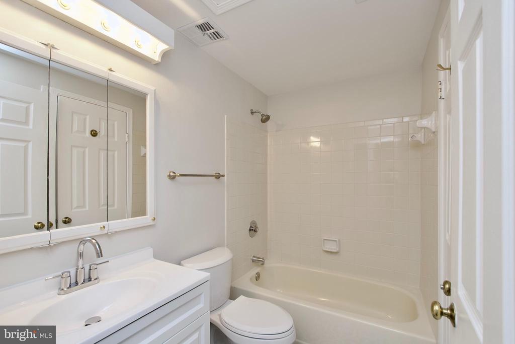 11900 FIELDTHORN COURT