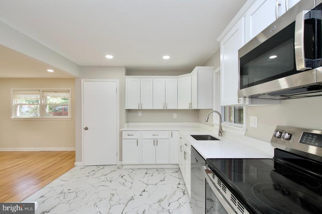 5708 NORTON ROAD