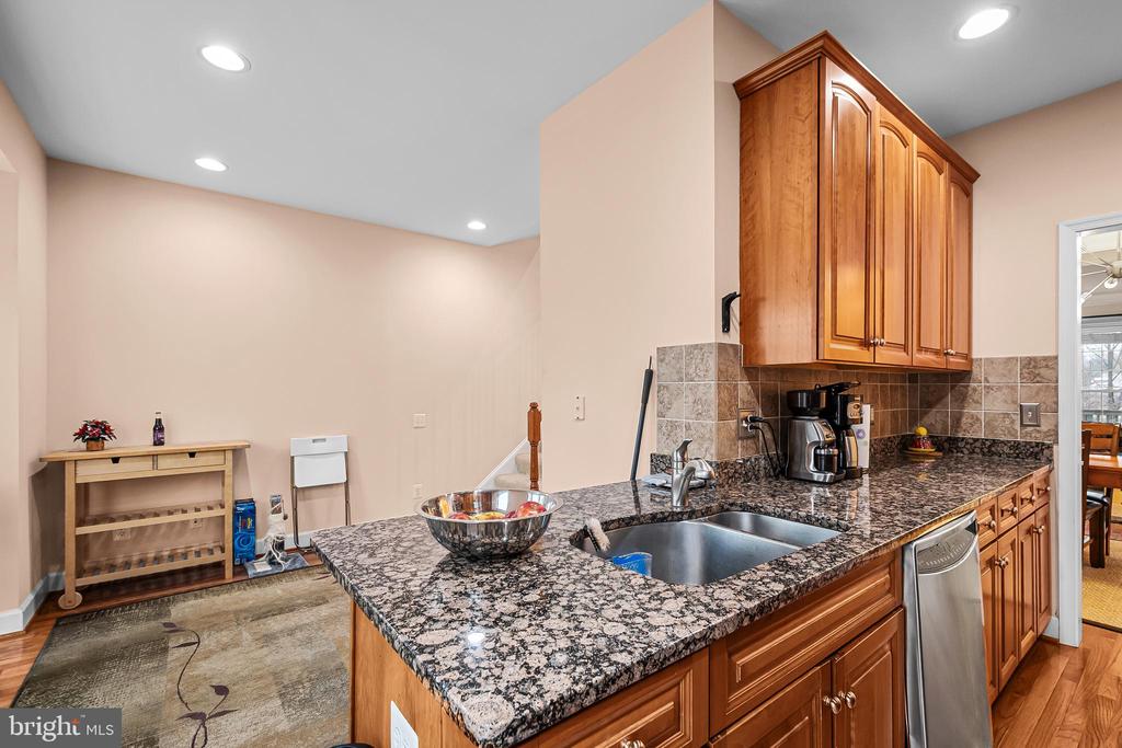 2546 TERRA COTTA CIRCLE