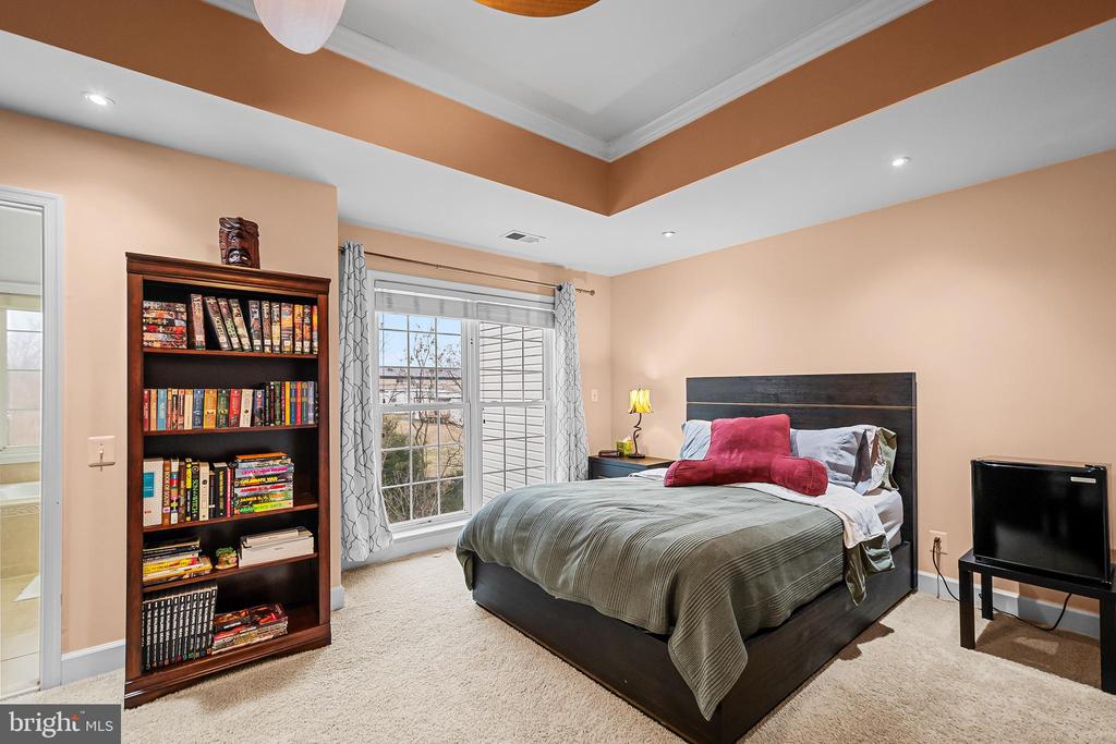 2546 TERRA COTTA CIRCLE