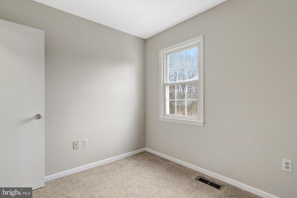 5840 BURKE MANOR COURT
