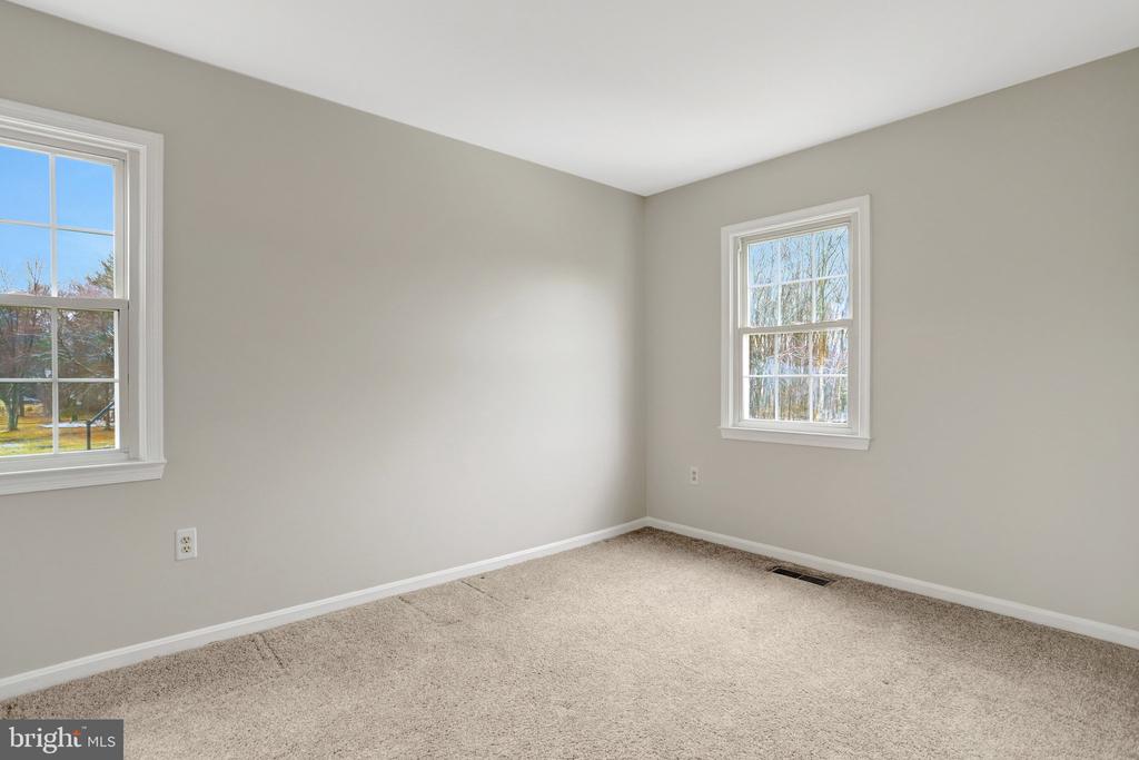 5840 BURKE MANOR COURT