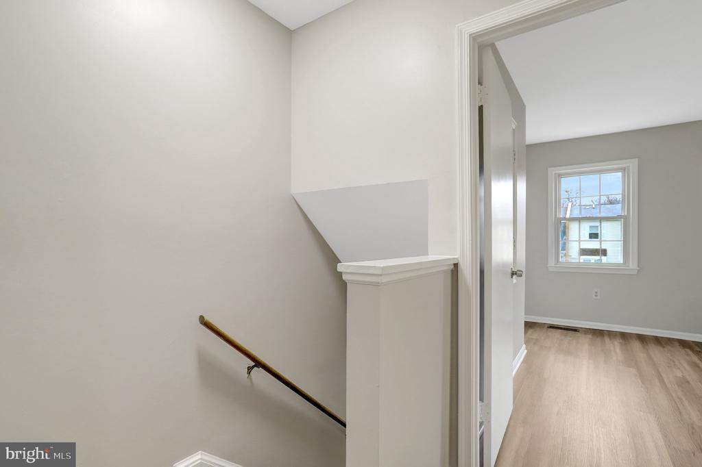 5840 BURKE MANOR COURT