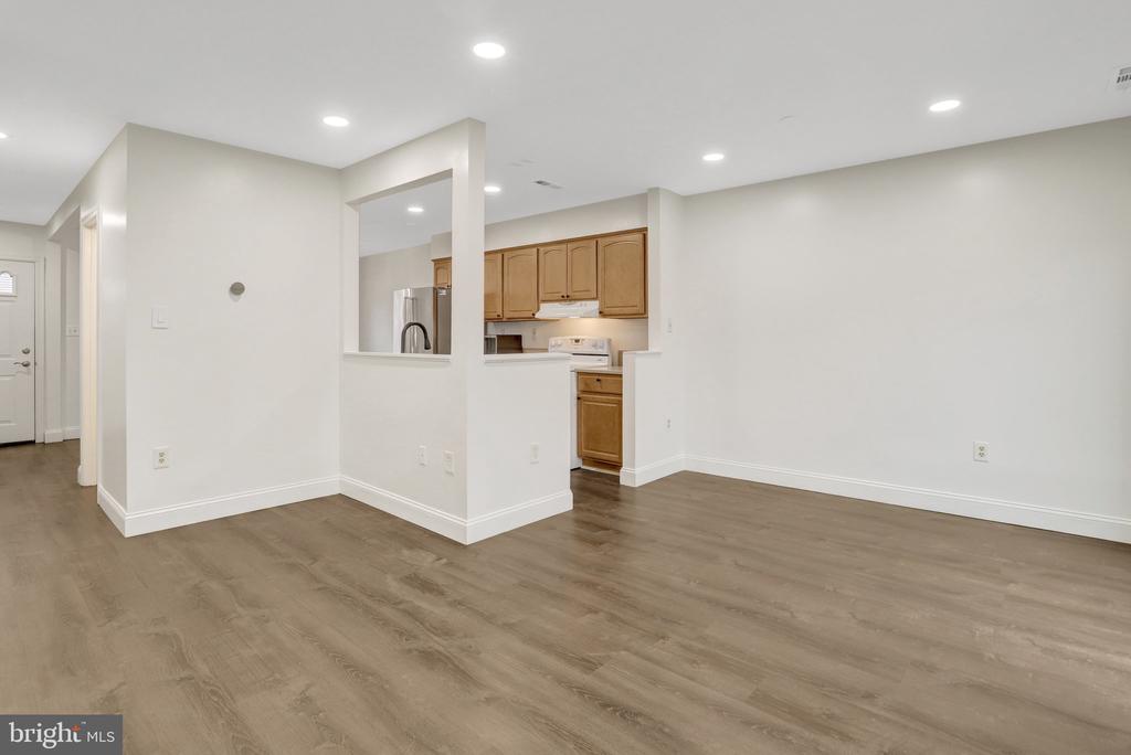 5840 BURKE MANOR COURT