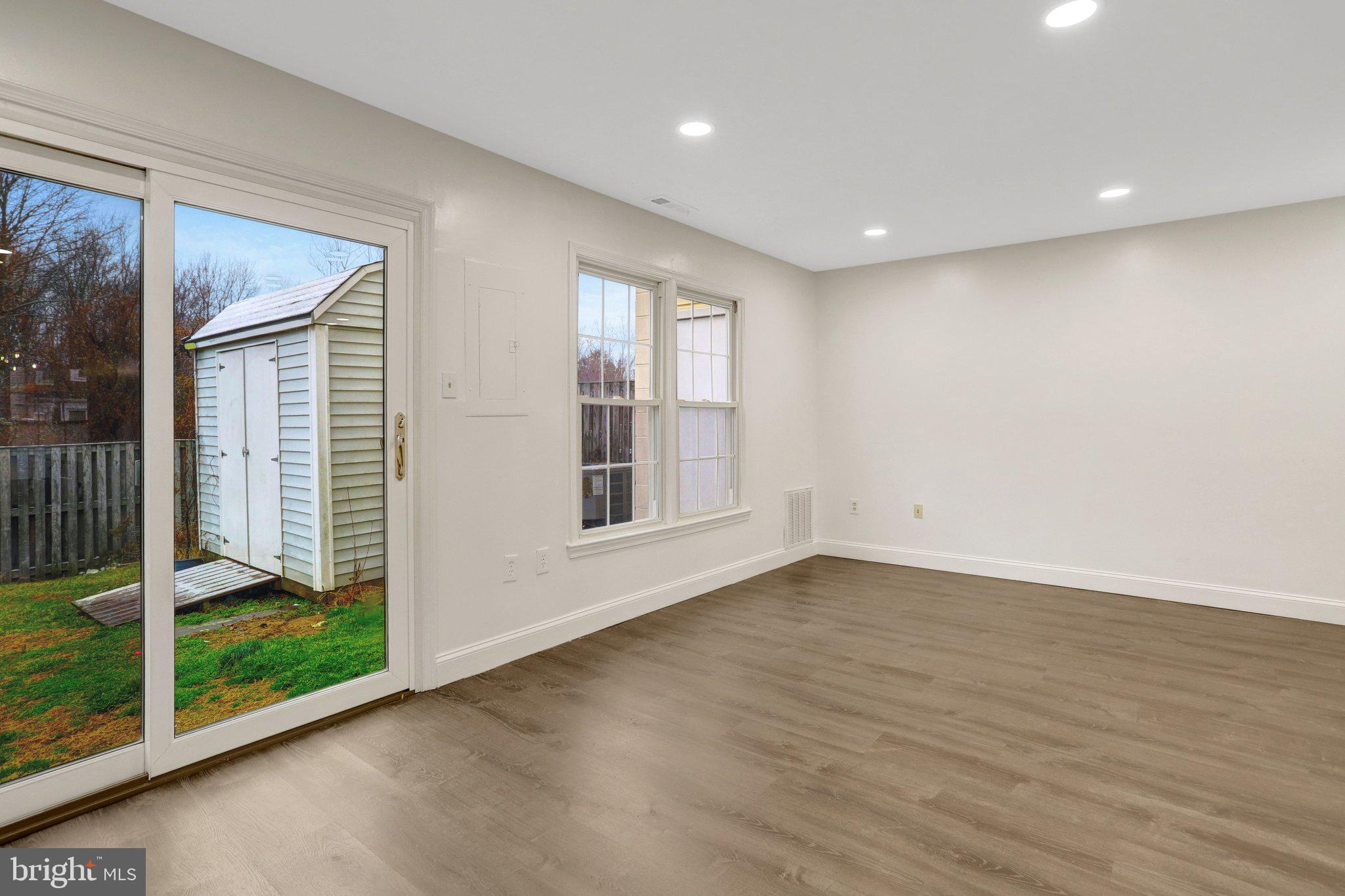 5840 BURKE MANOR COURT