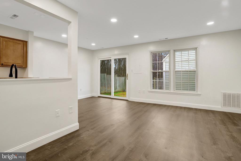 5840 BURKE MANOR COURT
