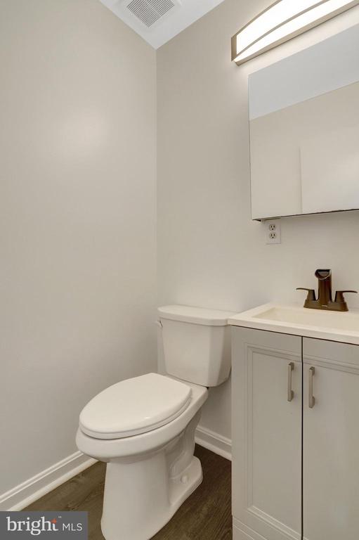 5840 BURKE MANOR COURT
