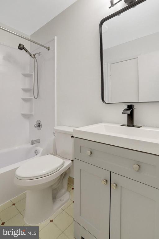 5840 BURKE MANOR COURT