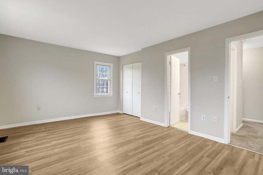 5840 BURKE MANOR COURT