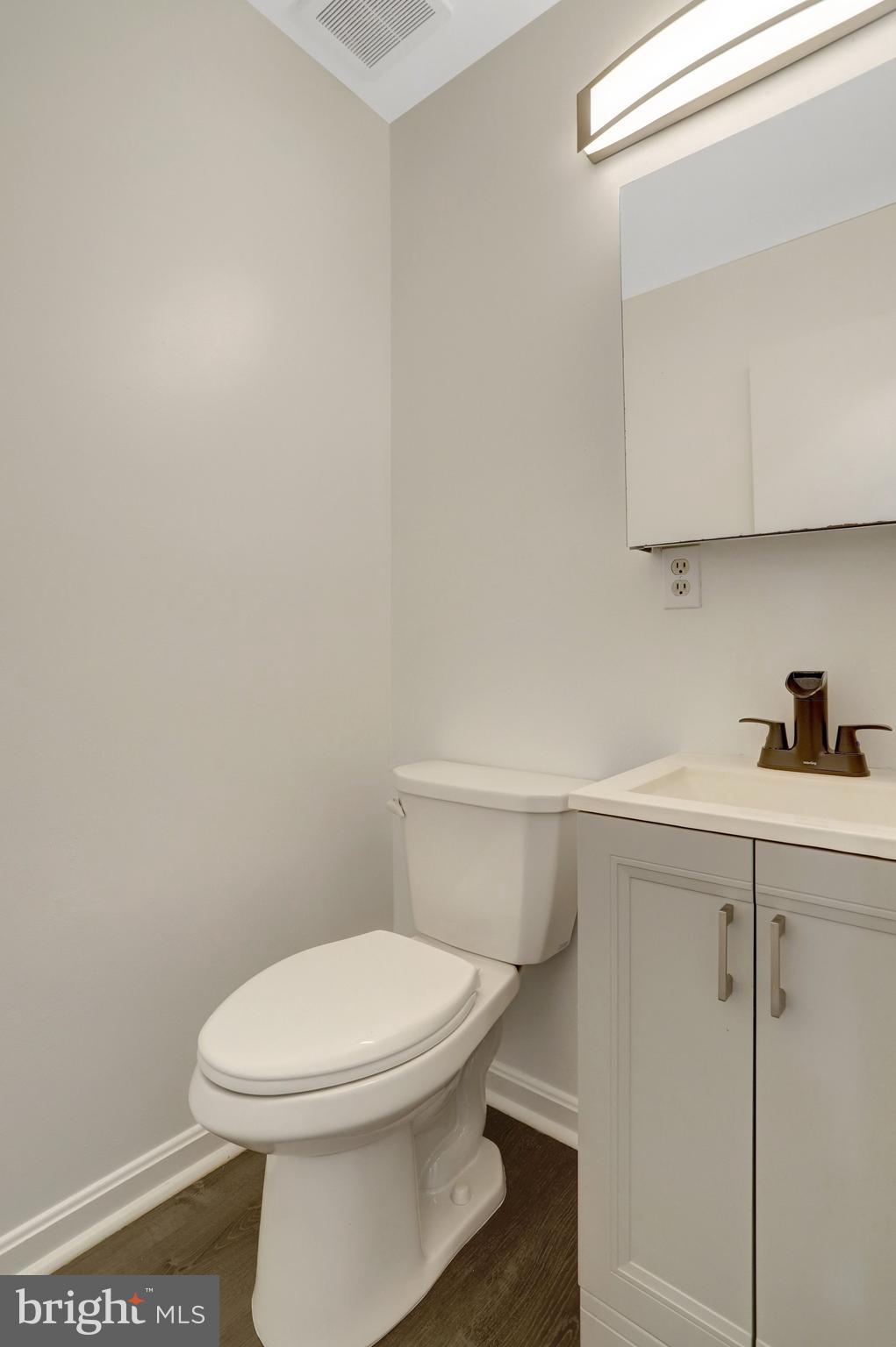 5840 BURKE MANOR COURT