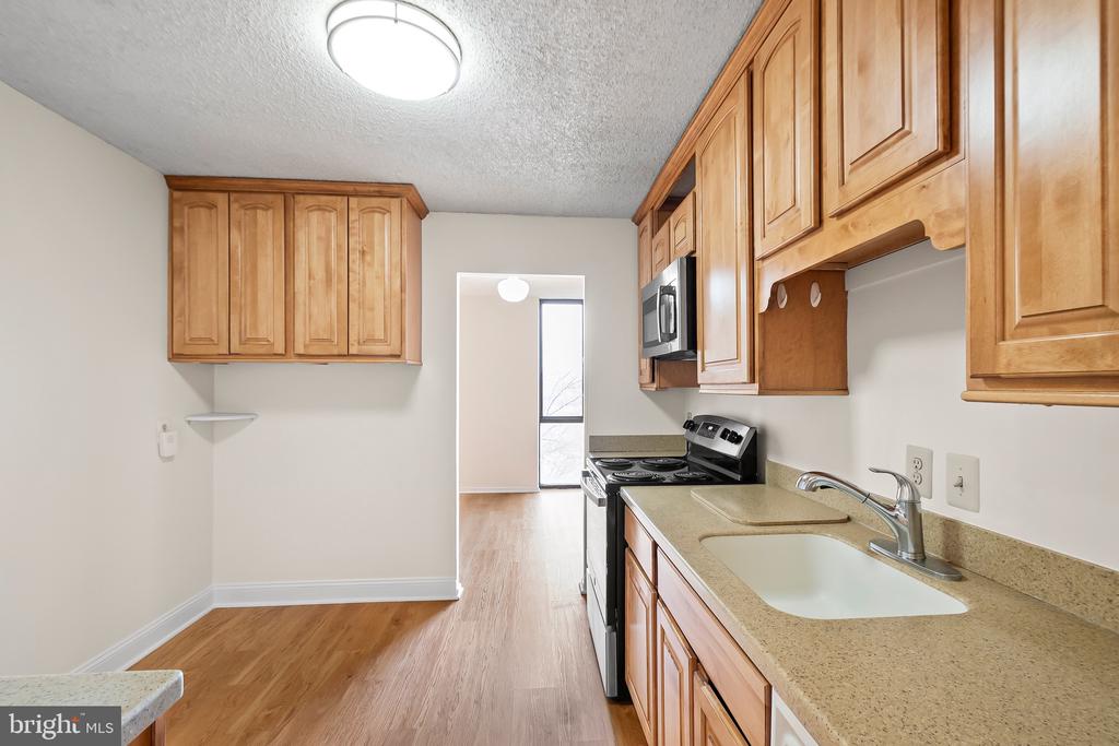 2300 PIMMIT DRIVE 608